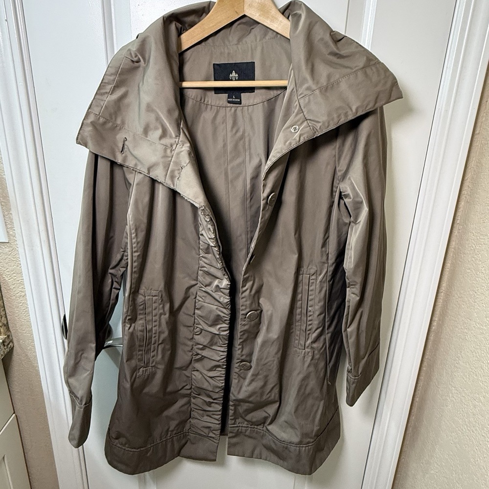 Rainforest Womens Taupe Ruffle Front Rain Jacket Hooded Lightweight Travel L